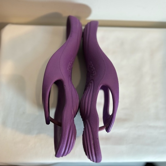 CROCS Sz 9 Almost Barefoot Slip On Flip Flop Slides Comfort Sole Sandals Shoes - Picture 5 of 9